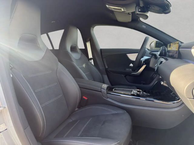 Mercedes-Benz CLA 200 CLA