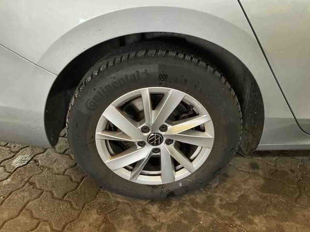 Volkswagen Passat 1.5 eTSI Business