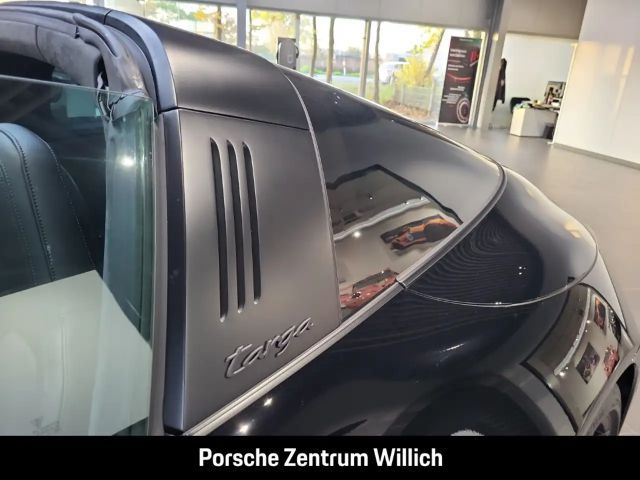 Porsche 992 4 Coupé GTS Targa