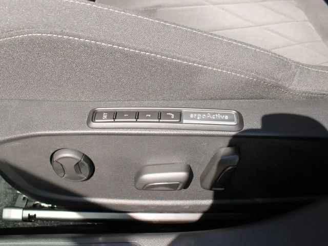 Volkswagen Golf 2.0 TDI Life Variant