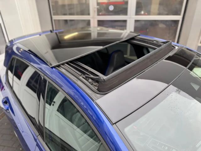 Volkswagen Golf IQ.Drive