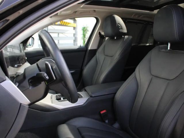 BMW 330 330e Touring