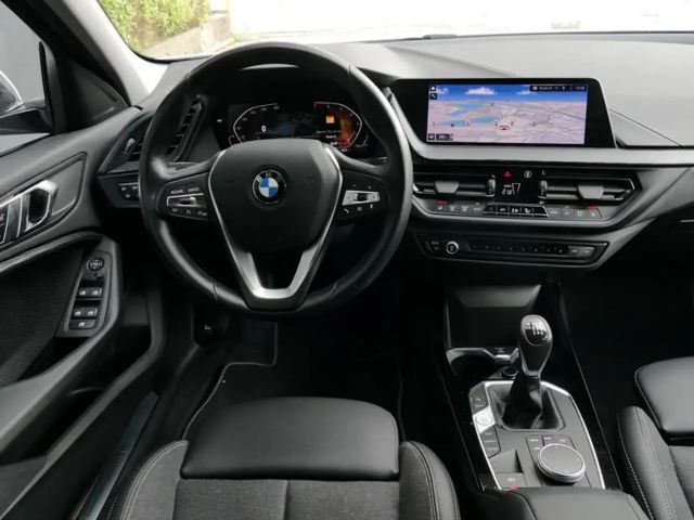 BMW 118 118i Sedan