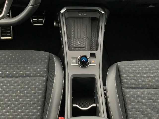 Volkswagen T-Roc 1.5 eTSI DSG R-Line