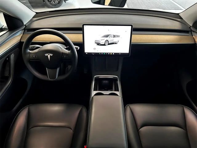 Tesla Model Y AWD Long Range