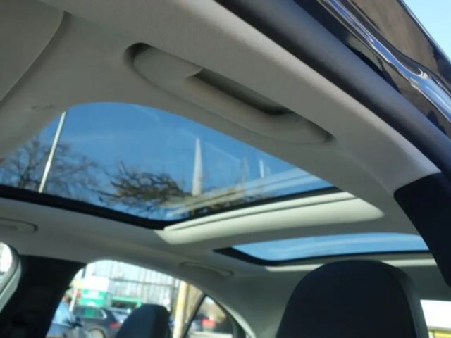 Mercedes-Benz E 220 AVANTGARDE E 220 d Sedan