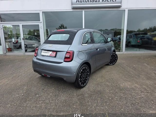 Fiat 500e La Prima