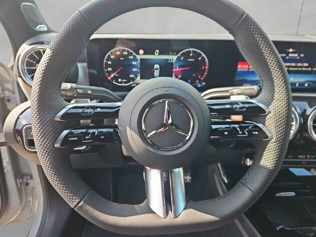 Mercedes-Benz A 180 A 180 d