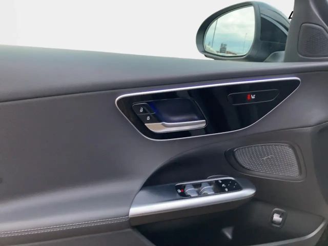 Mercedes-Benz C 200 C 200 d Sedan