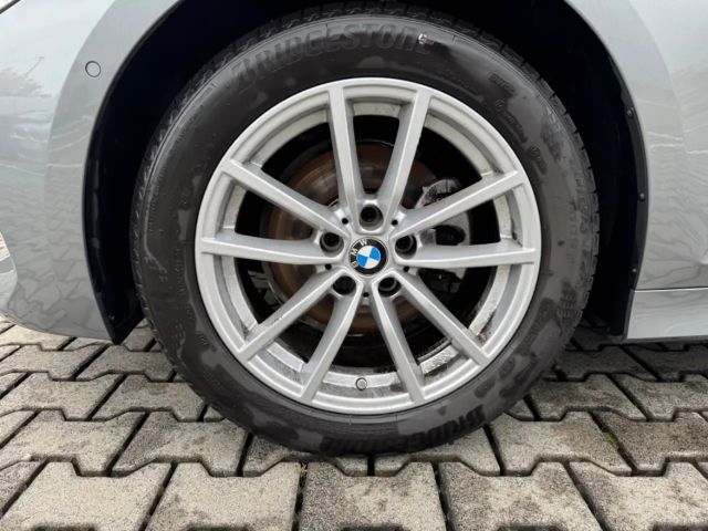 BMW 320 320i Touring