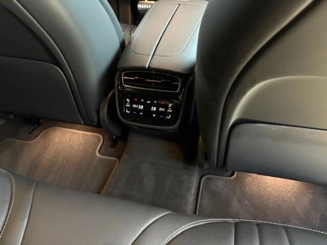 Mercedes-Benz EQE 300 Premium Sedan