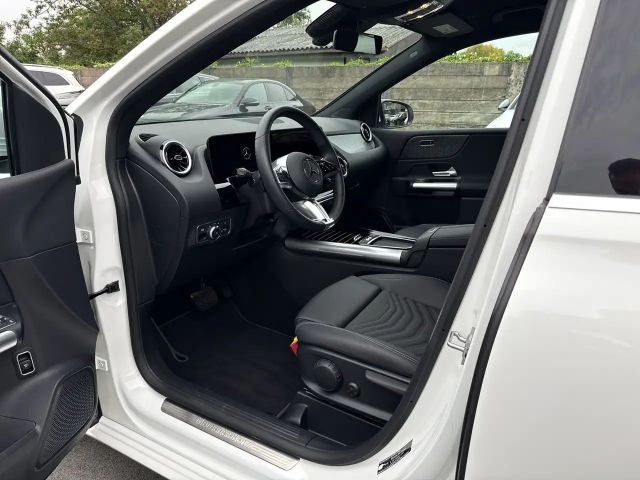 Mercedes-Benz B 180 B 180 d Sedan