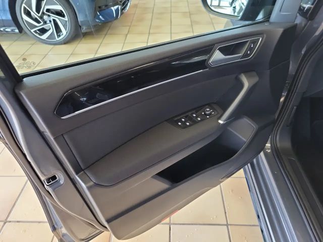 Volkswagen Touran 2.0 TDI DSG R-Line