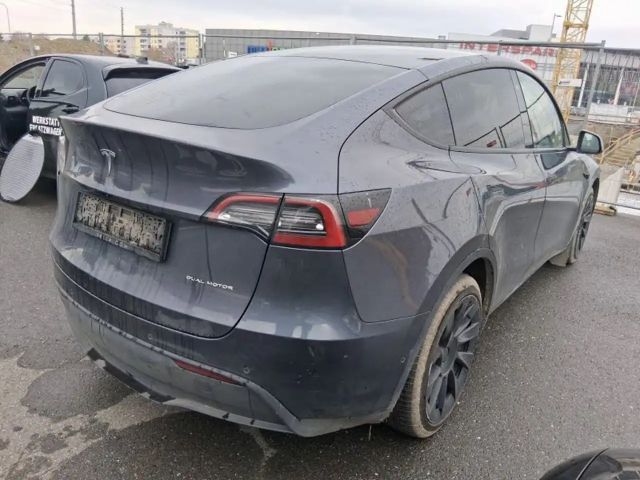 Tesla Model Y AWD Long Range
