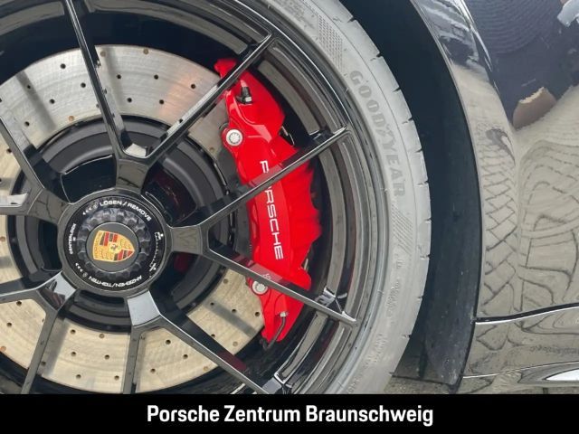 Porsche 992 4 Coupé GTS Targa