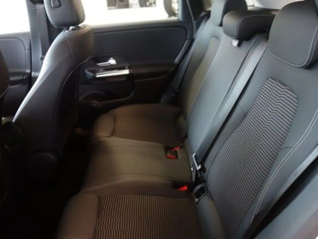 Mercedes-Benz B 180 Progressive