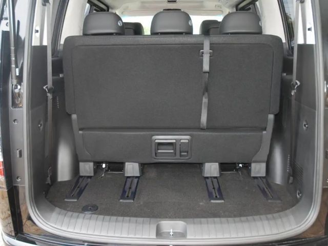 Hyundai Staria Signature