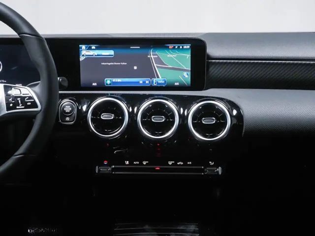 Mercedes-Benz A 200 Progressive