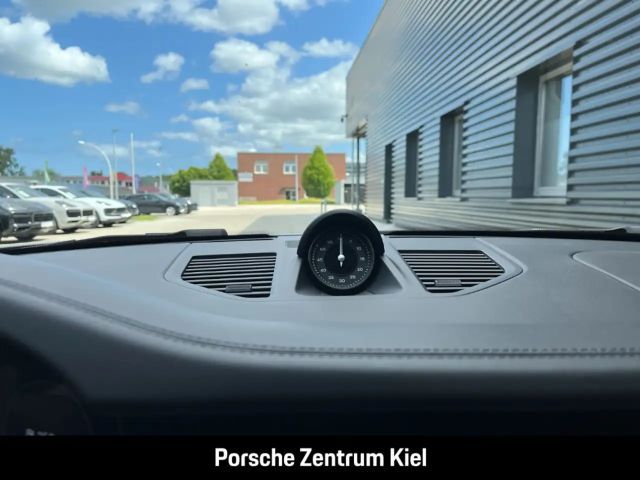 Porsche 992 4S Coupé Targa