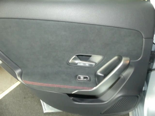 Mercedes-Benz A 200 AMG Line Hatchback