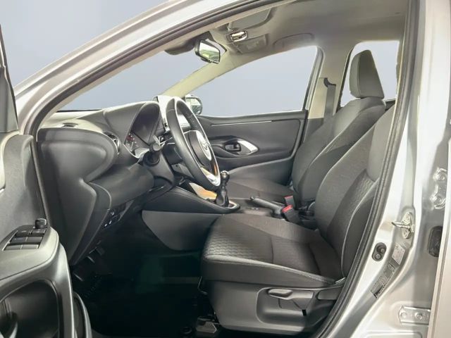 Toyota Yaris Hatchback Team D