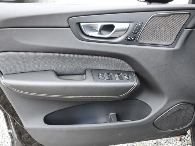 Volvo XC60 AWD Dark Plus