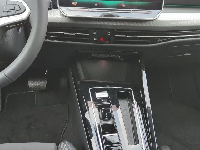 Volkswagen Golf 1.5 eTSI Golf VIII Style