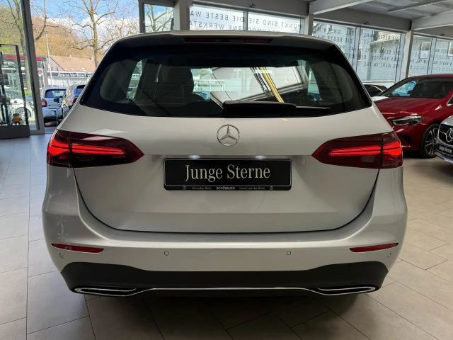 Mercedes-Benz B 180 Progressive Sedan