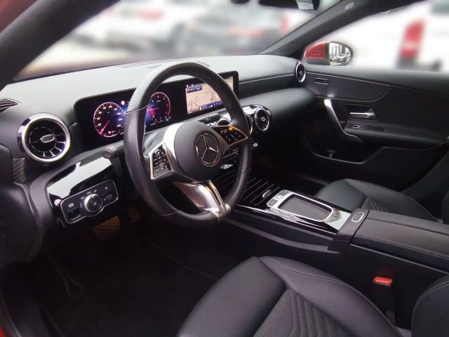 Mercedes-Benz A 180 A 180 d Progressive