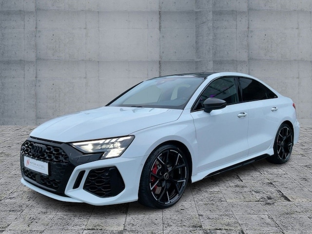 Audi RS3 Quattro S-Tronic Sedan