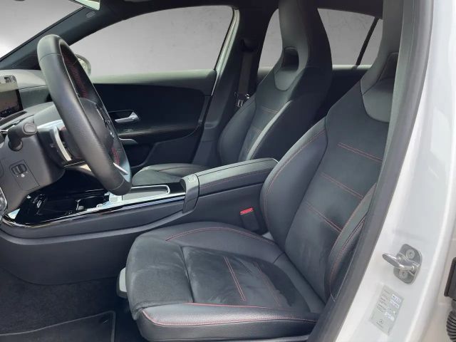 Mercedes-Benz A 200 A 200 d AMG Line Hatchback