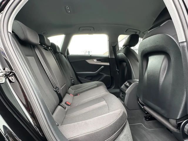 Audi A4 35 TFSI Avant S-Tronic