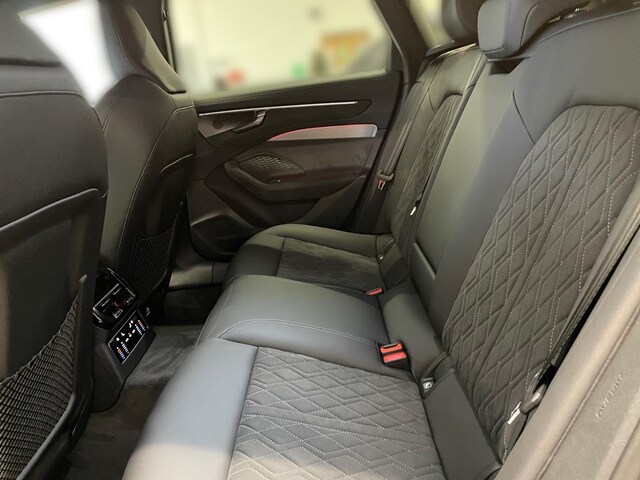 Audi A6 Avant Quattro S-Tronic