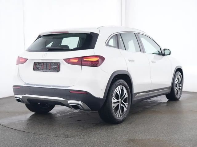 Mercedes-Benz GLA 200 Progressive