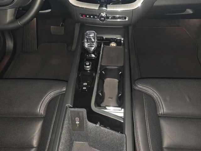 Volvo XC60 AWD Dark Plus