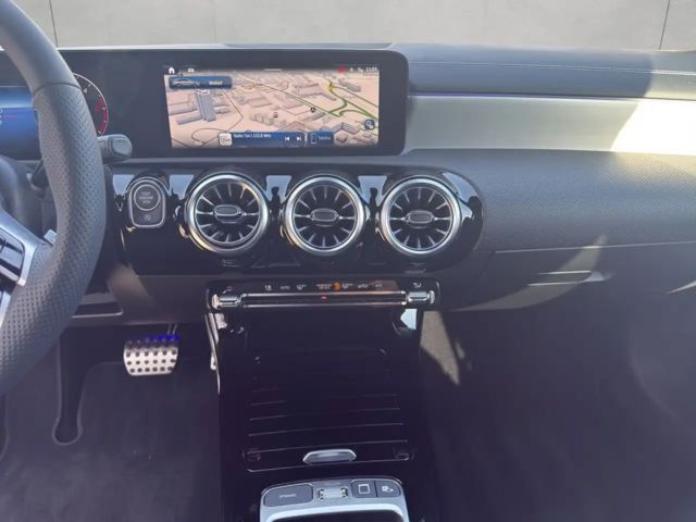 Mercedes-Benz CLA 200 CLA