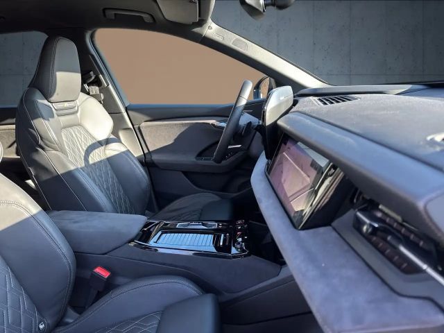Audi SQ6 e-tron Pano/HuD/B&O/Luft/OLED/Nappa/21"/