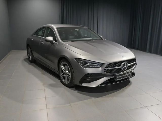 Mercedes-Benz CLA 200 AMG Line Coupé
