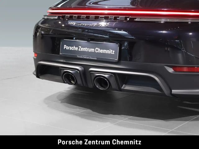 Porsche 992 Cabrio Carrera GTS