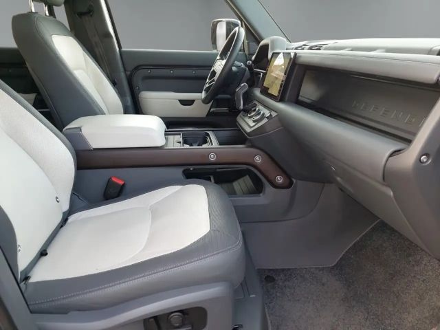 Land Rover Defender 110 D300 Dynamic HSE