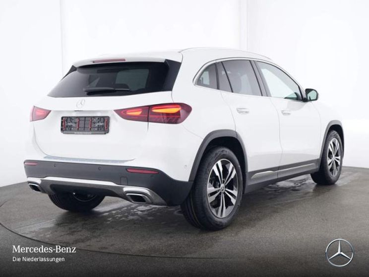 Mercedes-Benz GLA 180 GLA 180