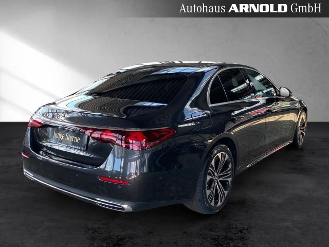 Mercedes-Benz E 200 AVANTGARDE Sedan