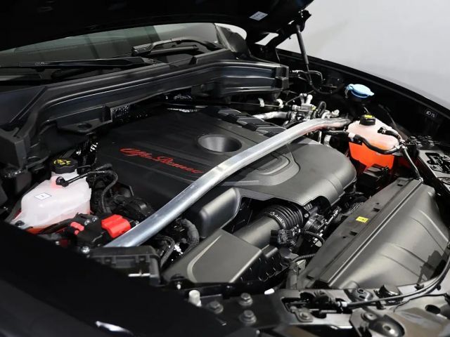 Alfa Romeo Stelvio AT8 Q4 Veloce