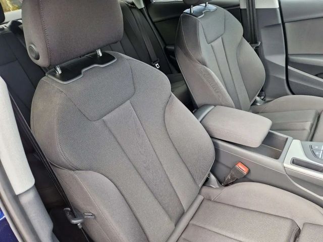 Audi A4 40 TDI S-Line S-Tronic Sedan