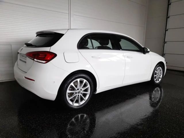 Mercedes-Benz A 250 A 250 e