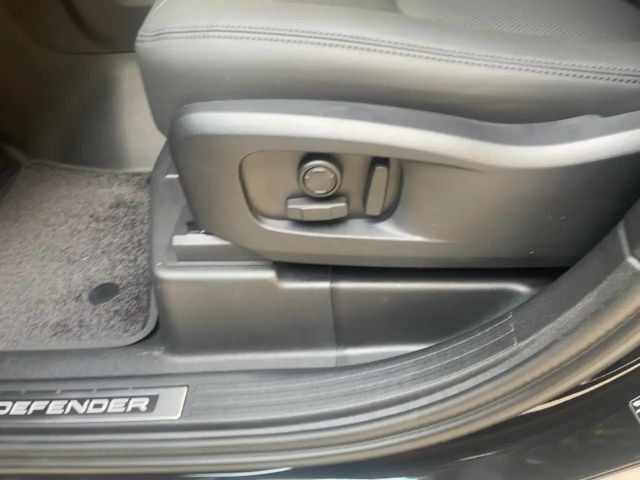 Land Rover Defender 110 D300 Dynamic SE