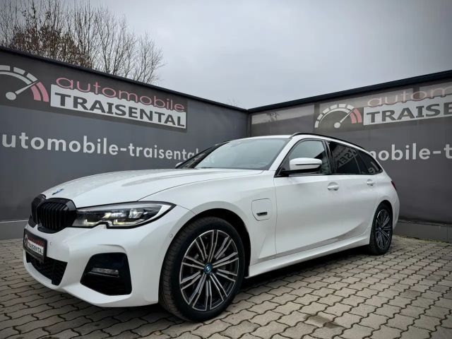 BMW 330 330e M-Sport xDrive
