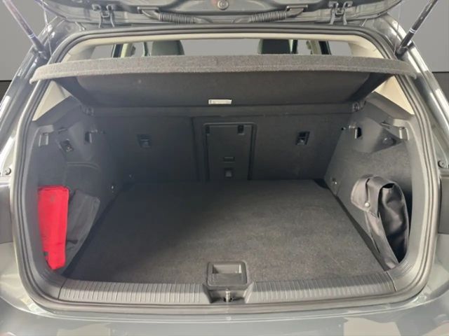 Volkswagen Golf 2.0 TSI Golf VIII Style