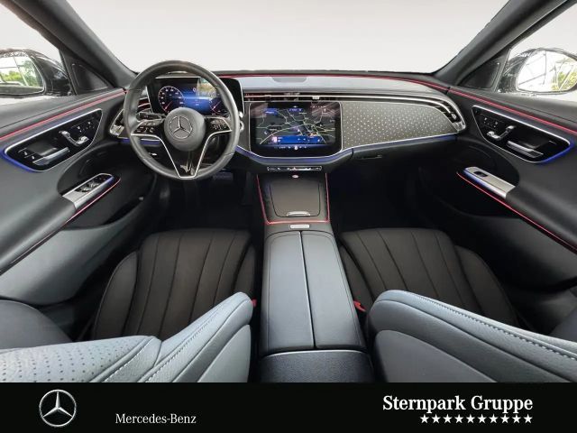 Mercedes-Benz E 200 Sedan