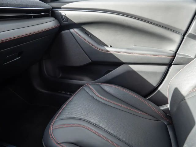 Ford Mustang Mach-E AWD